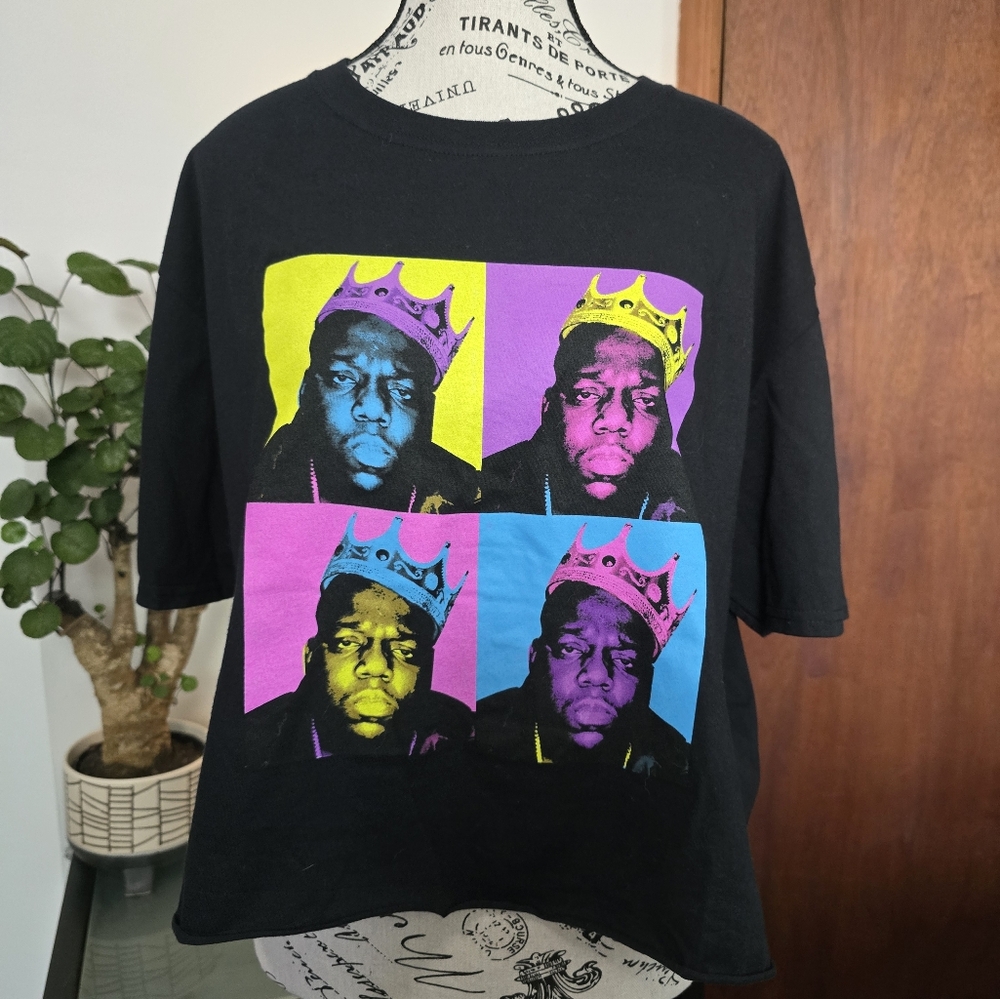 Graphic Crop Top